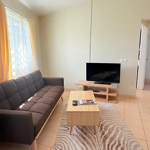 Apartment Hill, La Savane